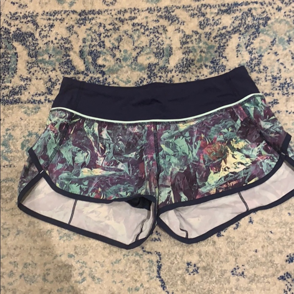 Lululemon speed shorts size 4 2.5 inseam